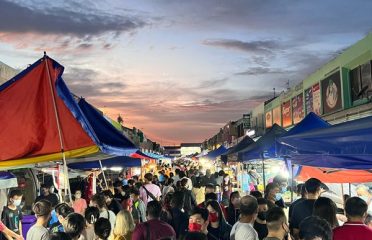 Taman Ungku Tun Aminah Night Market