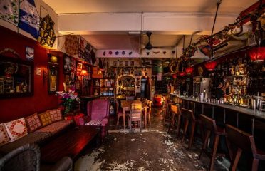 Chez Papa French Bistro & Wine Bar