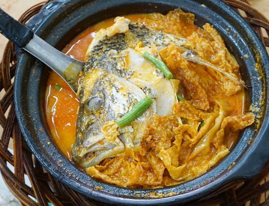 Kam Long Ah Zai Curry Fish Head
