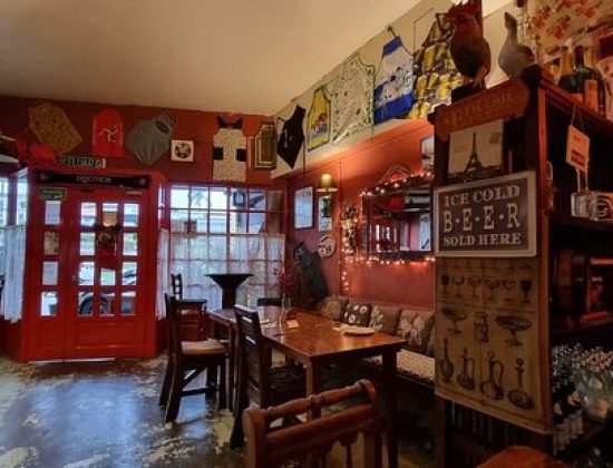 Chez Papa French Bistro & Wine Bar