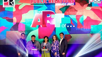 story-telling-most-effective-form-of-pr-to-communicate-govt’s-policies-–-suhaimi