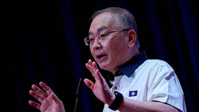 chua-jui-meng-sentasa-prihatin-kesihatan-rakyat-–-wee-ka-siong
