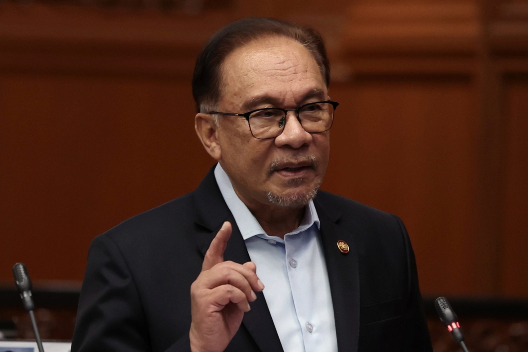 pm-anwar-vows-to-leave-no-stone-unturned-in-corruption-fight