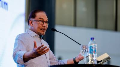 important-for-govt-to-enact-clear-policies-for-attracting,-retaining-investors:-pm