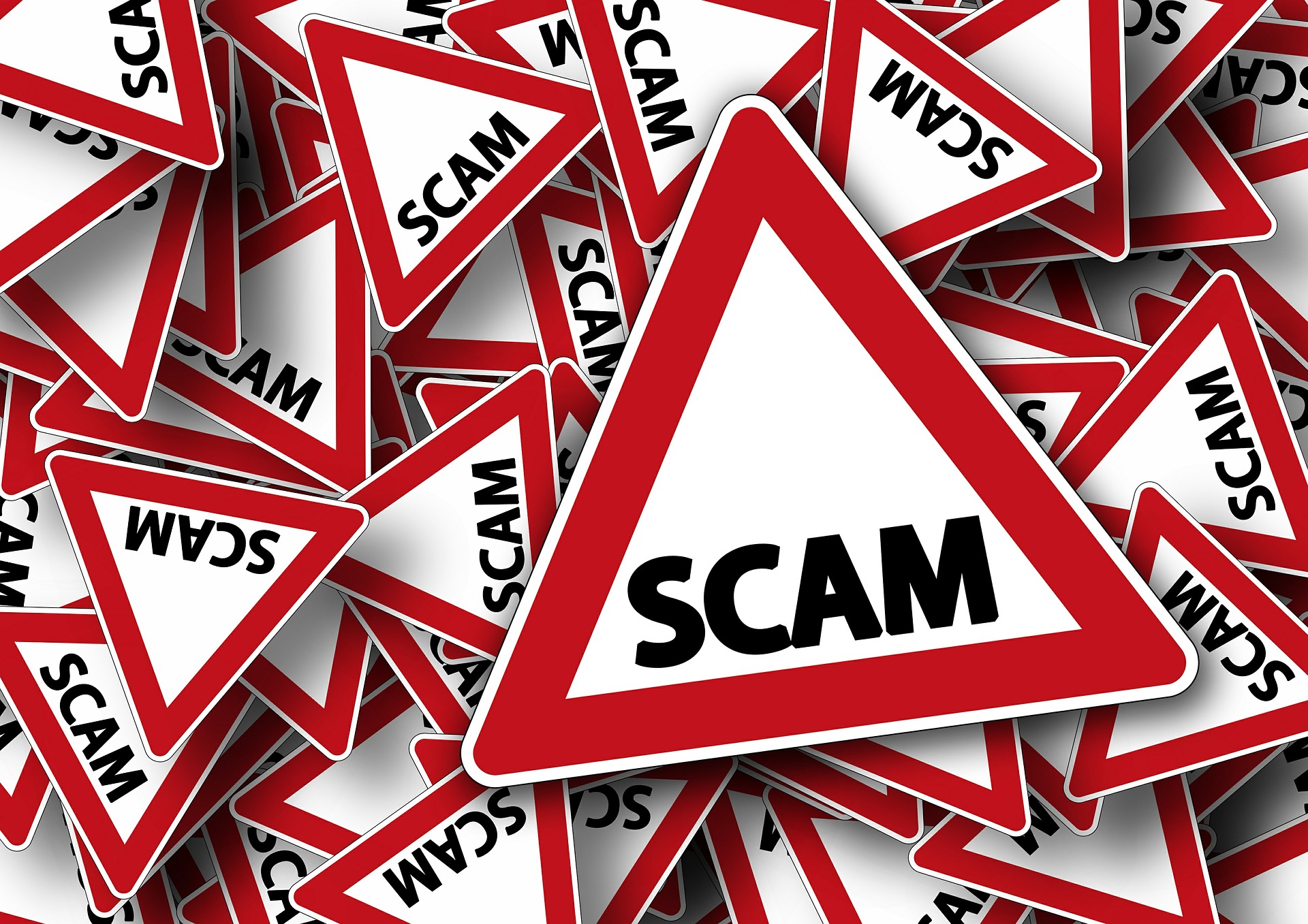 saratok-teacher-scammed-of-rm150,000,-followed-orders-to-transfer-funds-and-leave-cash-in-bushes