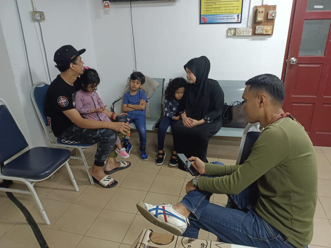 nur-zara-mykayla-hilang-di-bazar-karat-ditemui-selamat