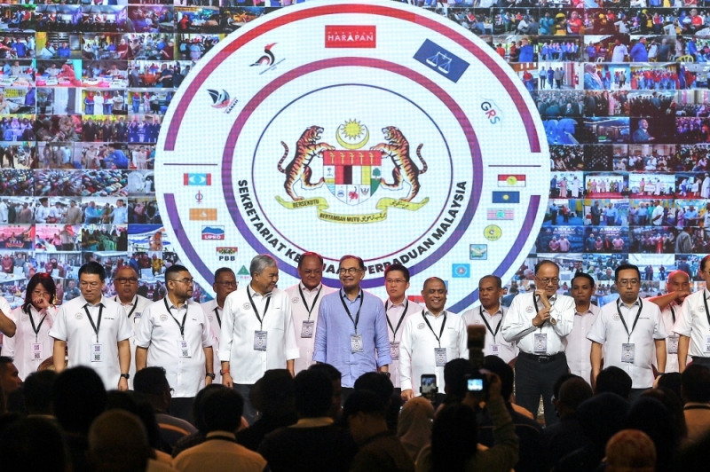pm-anwar-says-opposition-mps-losing-confidence-in-their-parties,-more-will-support-unity-govt
