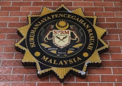 navy-procurement-cartel:-two-others-held-by-macc