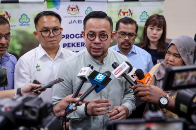 hr-minister:-socso-dialysis-centre-in-each-state-within-two-years 