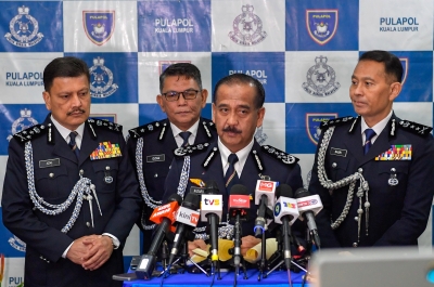 igp:-police-seize-1,145-pairs-of-shoes-for-logo-that-was-alleged-to-spell-‘allah’