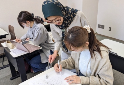 malaysian-teacher,-faridah-mohamed,-raising-profile-of-bahasa-melayu-in-japan