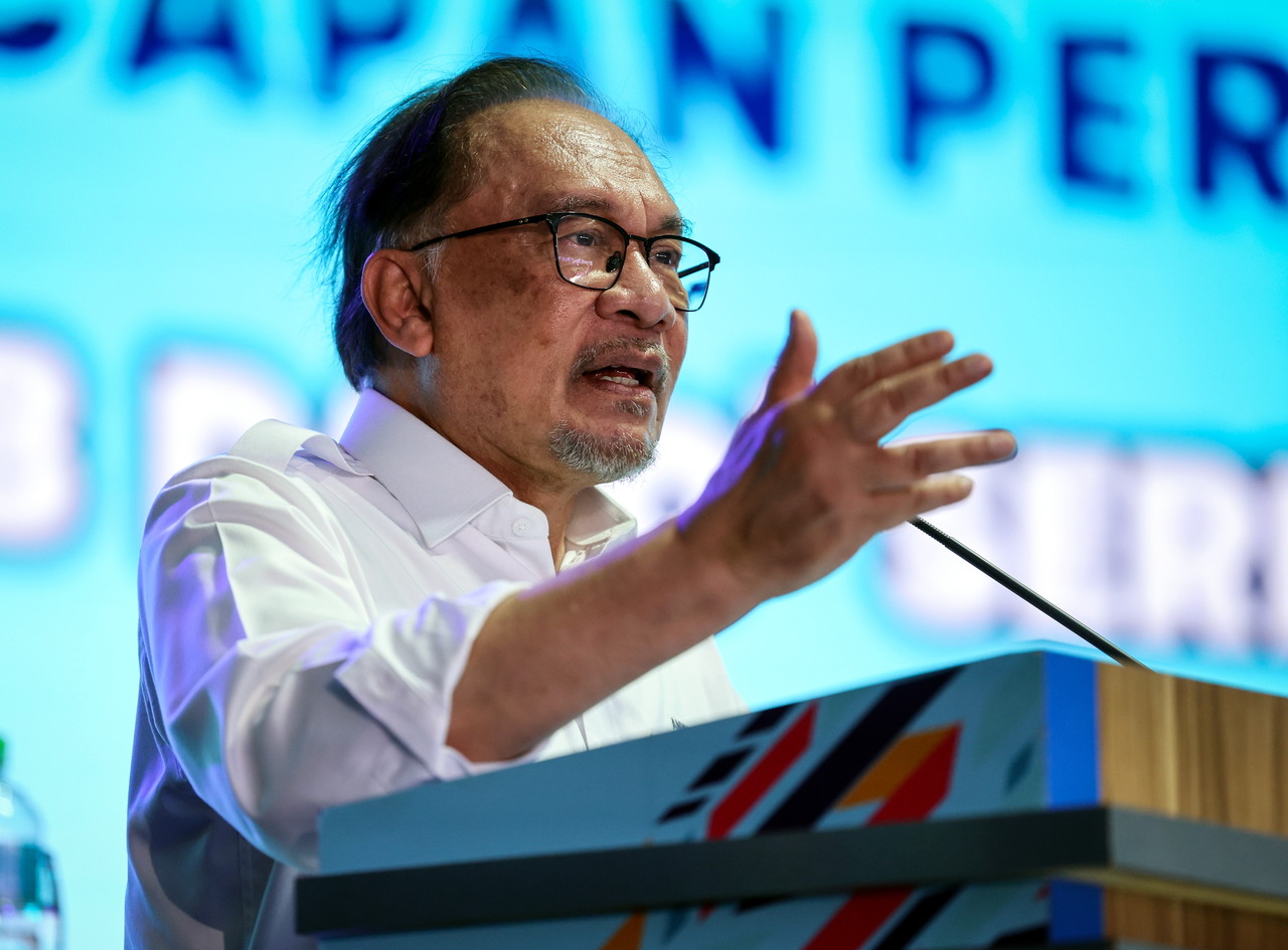 pm-anwar-disappointed-over-backlash-against-effort-to-bring-in-injured-palestinians-for-treatment
