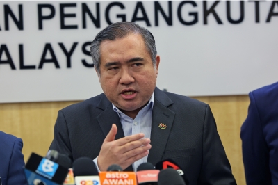 anthony-loke:-malaysia’s-vehicle-entry-permit-vendor-must-improve-publicity-for-singapore-drivers