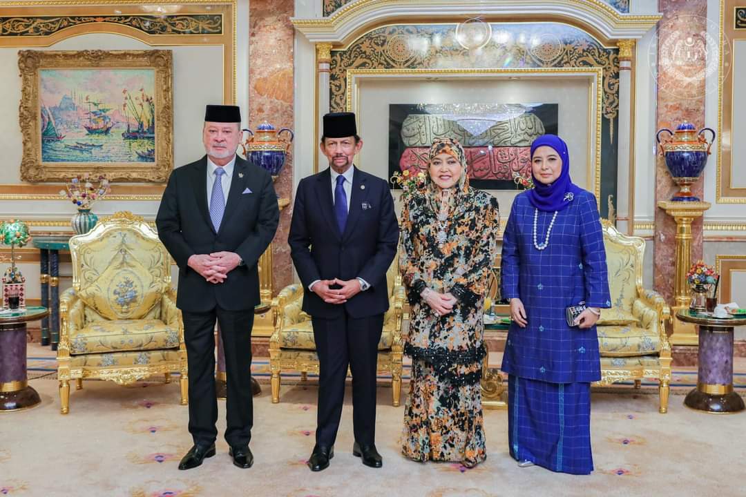 agong,-permaisuri-diberi-sambutan-rasmi-negara-di-istana-nurul-iman