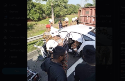 killer-container-lorry:-motorcyclist-killed,-two-hurt-in-kluang-three-vehicle-crash-on-north-south-expressway-(video)