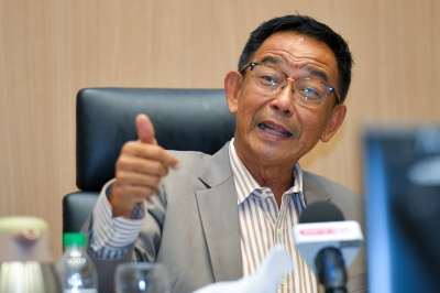 after-slurs-hurled-at-perak-fc’s-dayak-player,-sarawak-sports-minister-warns-racial-insults-harm-harmony-(video)