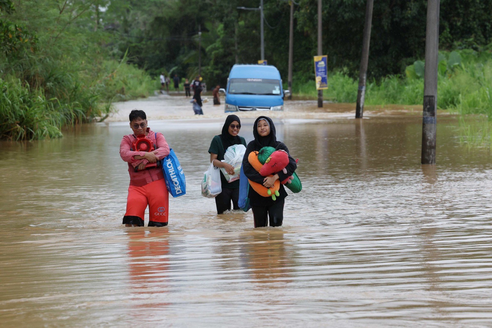 mangsa-banjir-hampiri-90,000-orang-di-9-negeri