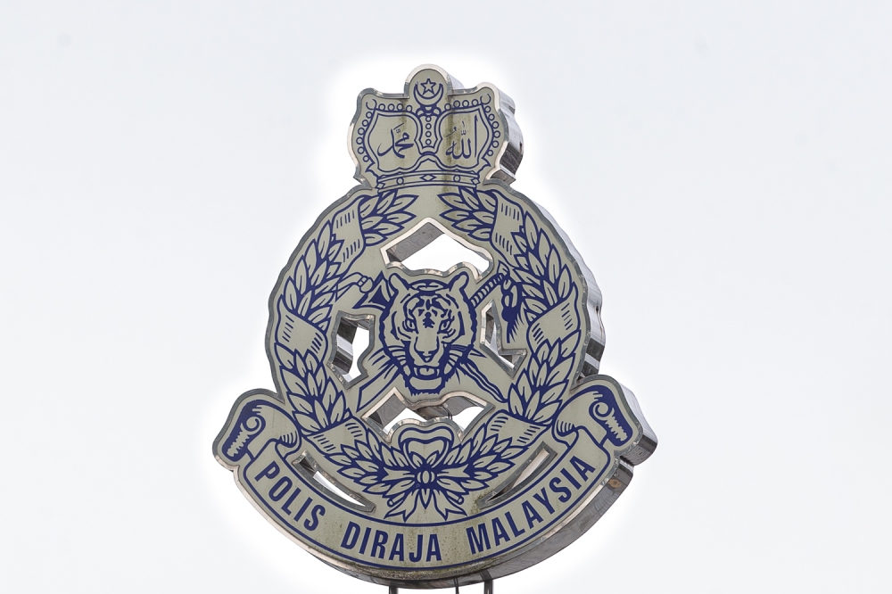 johor-baru-police:-84-year-old-man-loses-rm500,000-in-investment-scam-promising-100pc-returns