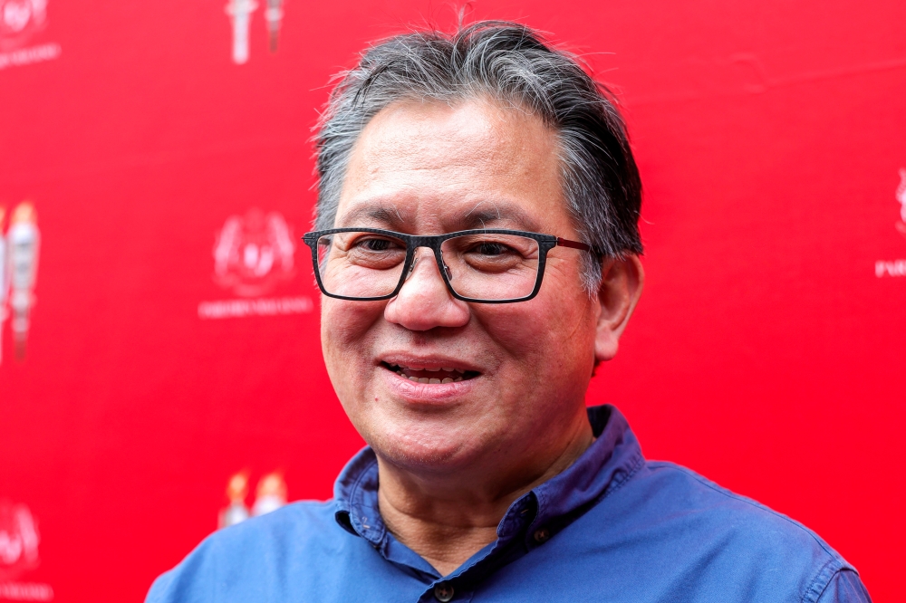‘do-not-take-3r-matters-lightly’:-nur-jazlan-cautions-against-racial-and-religious-remarks-online