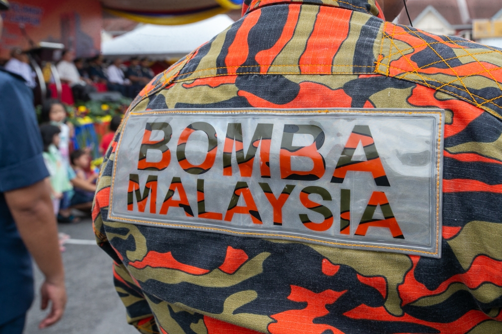 elderly-man-dies-as-fire-damages-three-terraced-houses-in-johor