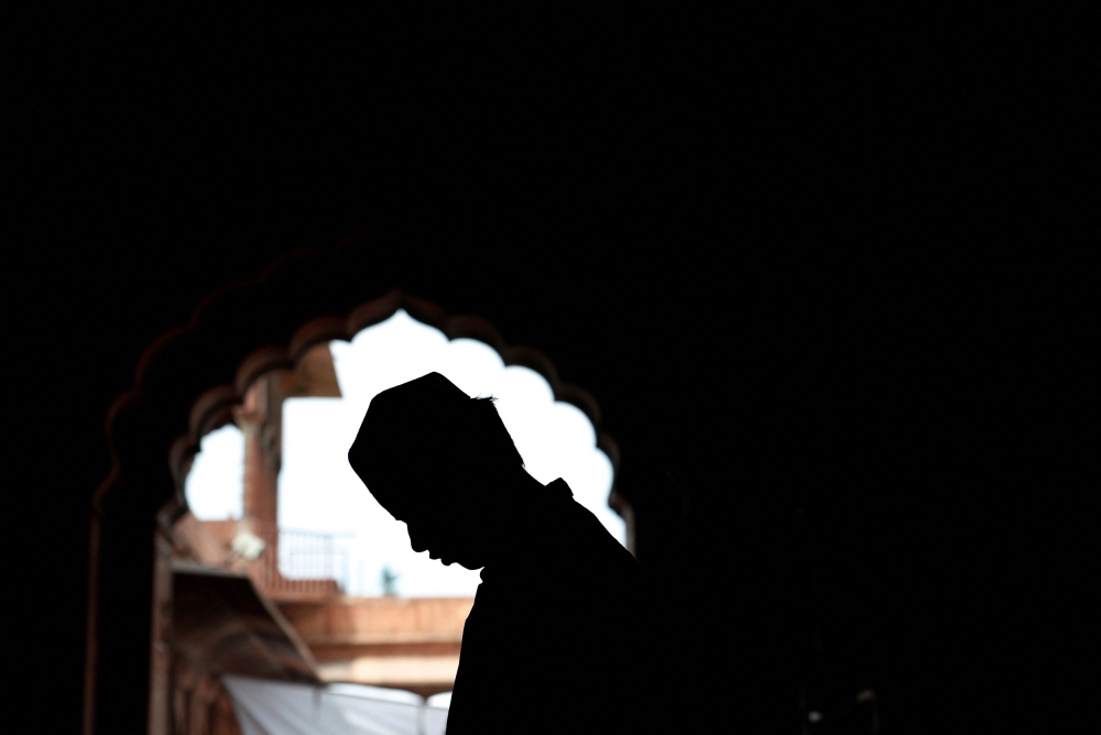 johor-mosque’s-early-azan-error-voids-fast,-congregants-told-to-replace-missed-day