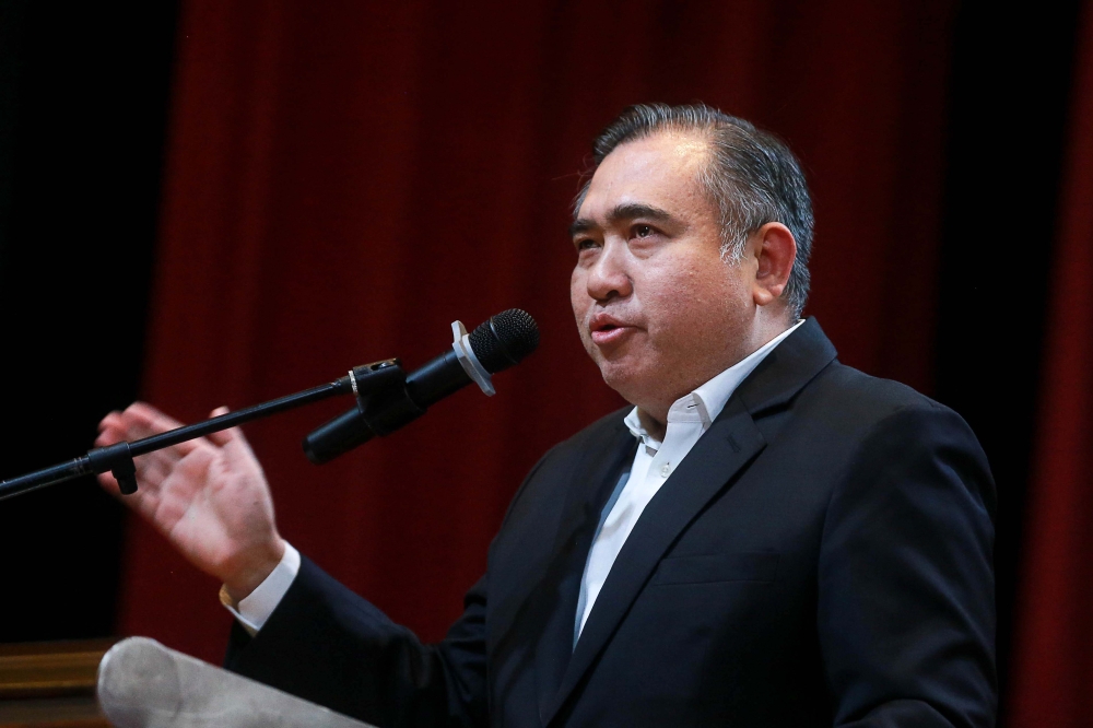 port-of-tanjung-pelepas-set-to-break-into-world’s-top-10-busiest-ports,-says-transport-minister