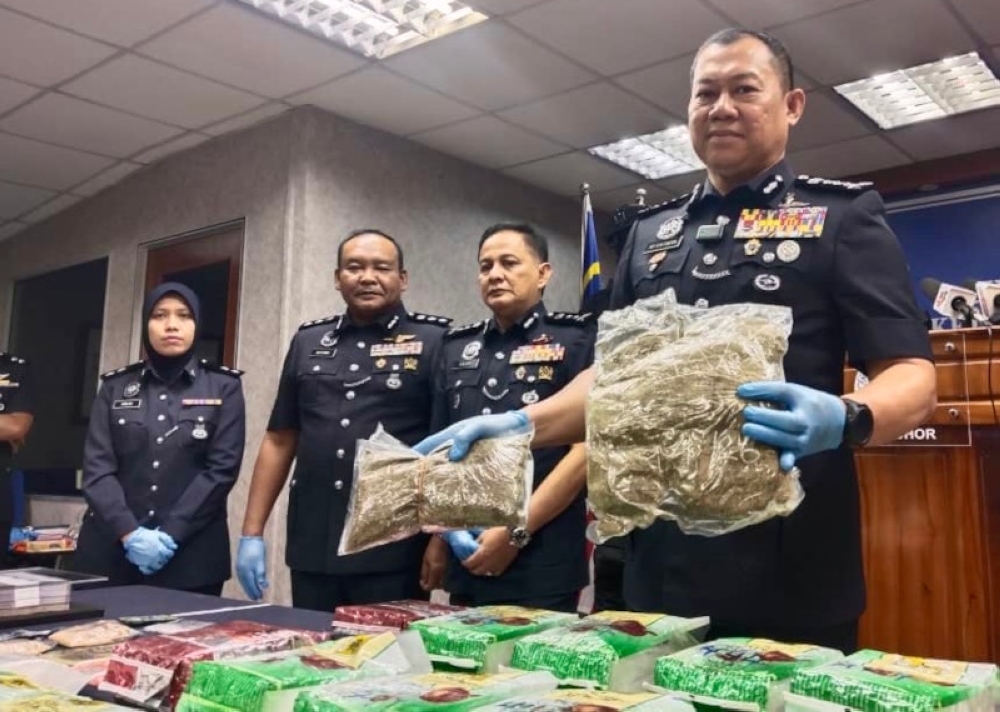 johor-police-bust-drug-ring,-seize-rm1.45m-narcotics;-five-suspects-remanded-seven-days