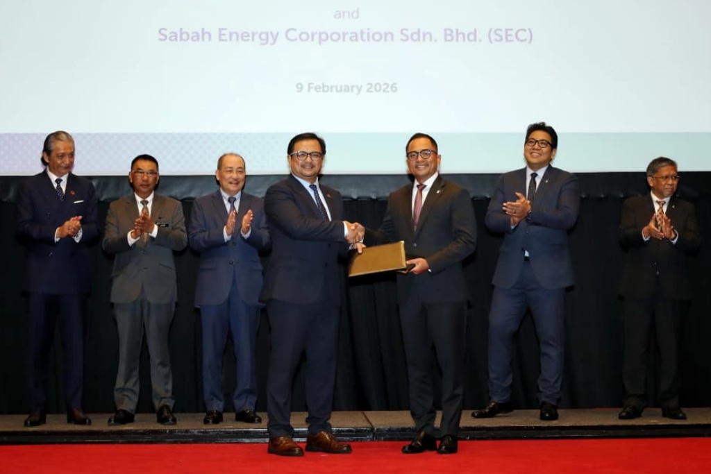 sabah-energy,-petronas-sign-hoa-to-develop-mutiara-cluster,-boost-east-coast-gas-supply