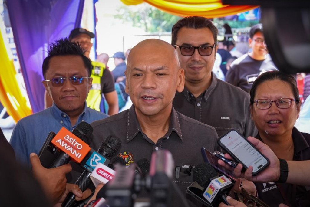 sabah,-sarawak-can-be-kingmakers-in-next-ge,-says-armizan