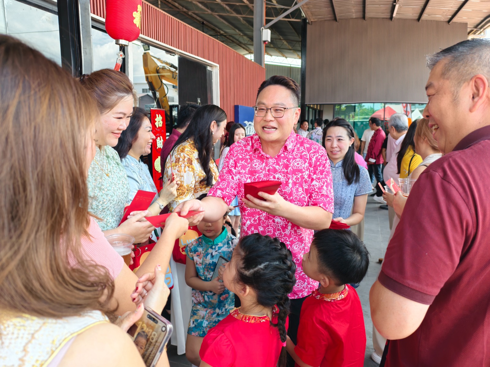 chamber-welcomes-lunar-new-year-in-unique-automotive-workshop-setting