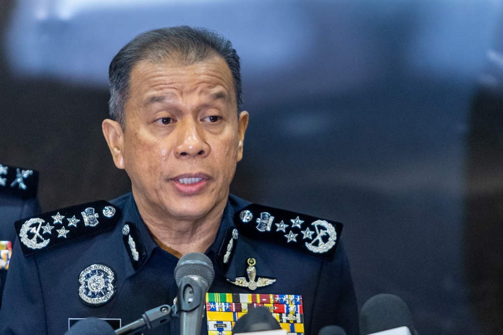 police-confirm-arrest-of-six-malaysian-youths,-three-minors,-in-islamic-state‑linked-extremist-crackdown
