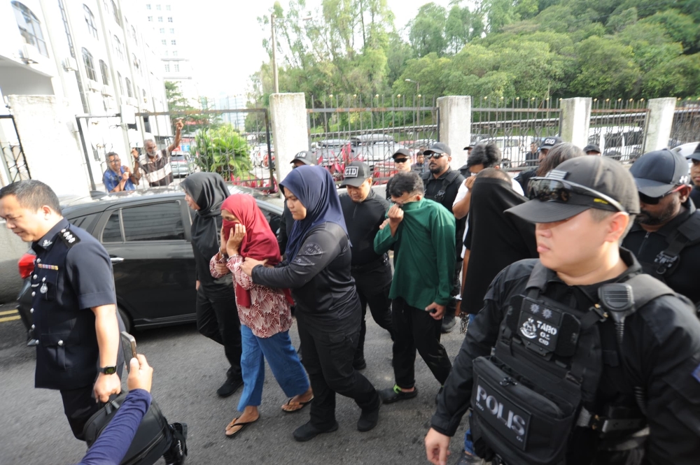 six-charged-over-pasir-gudang-car-park-robbery-plot-involving-rm500,000-cash