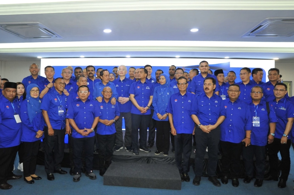 going-it-alone:-johor-bn-will-not-form-a-joint-government-with-any-coalition,-says-onn-hafiz