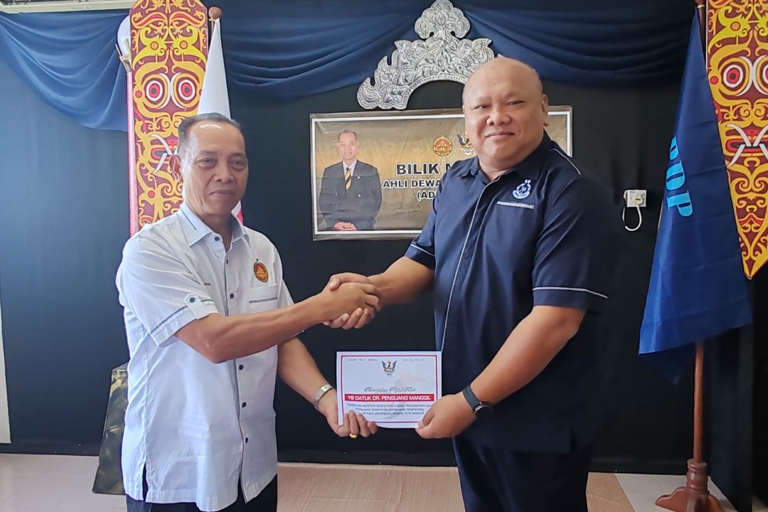 six-associations-receive-rm70,000-in-grants-from-marudi-rep